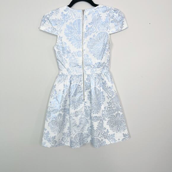 Xenia Shimmering Dress Metallic Jacquard Size 2 - Picture 2 of 10